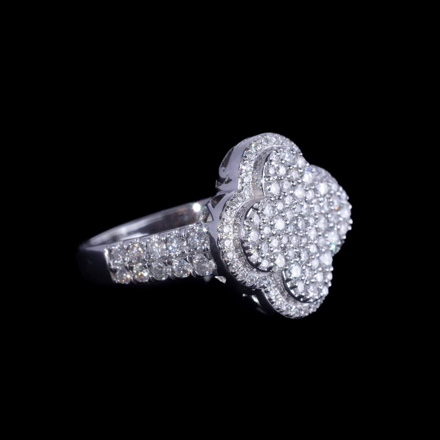14k White Gold Clover-Shaped Diamond Ring